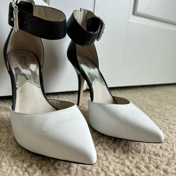 9 1/2 Michael Kors ankle strap heels - Picture 2 of 8